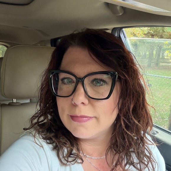 Meet your Posher, Kristen - Picture 4 of 11